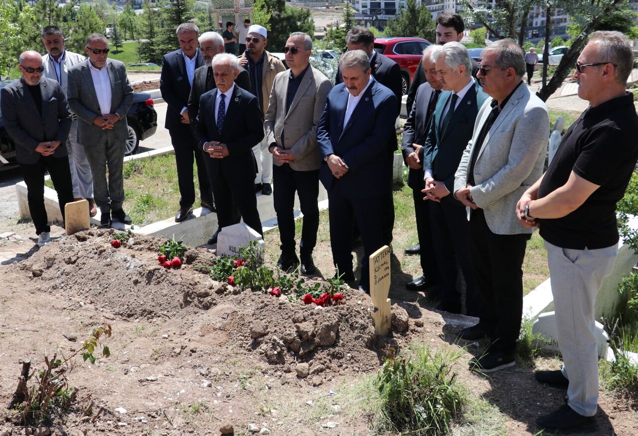 Büyük Birlik Partisi Genel Başkanı Destici, Sivas'ta taziye ziyaretinde bulundu