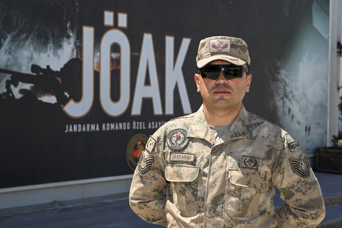 Jandarmanın keskin nişancıları hava, kara ve sudaki hedefleri başarıyla vuruyor