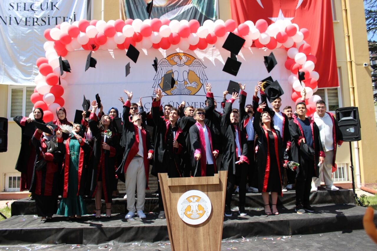 Selçuk Üniversitesi Huğlu Meslek Yüksek Okulu'nda mezuniyet töreni yapıldı