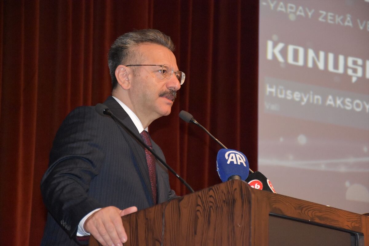 TBMM Yapay Zeka Araştırma Komisyonu Başkanı Dönmez, Eskişehir'de "yapay zeka" konulu sempozyumda konuştu: