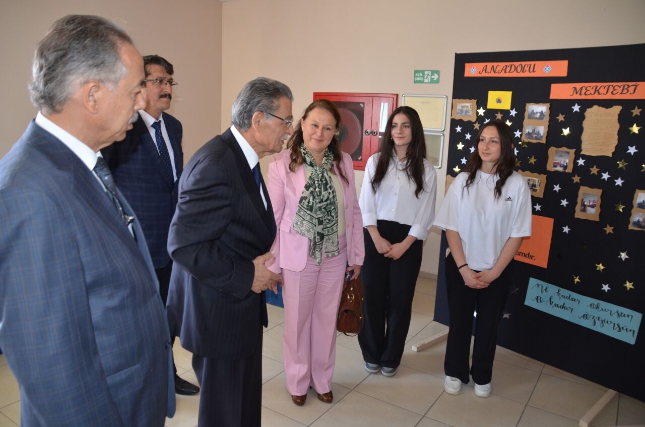 Kahramankazan'da "Anadolu Mektebi Yazar Okumaları Projesi" etkinliği gerçekleştirildi