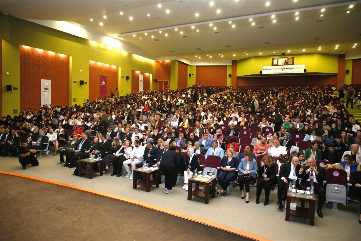 Maltepe Üniversitesi'nde "Yapay Zeka Çağında Öğretmen Esenliği" sempozyumu düzenlendi