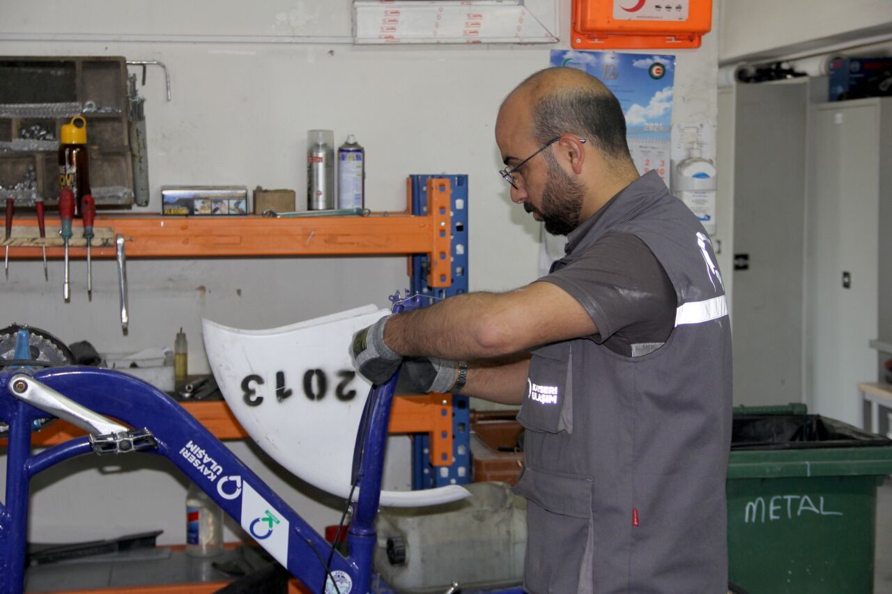 Atıl bisikletler tandem bisiklete dönüştürülerek geri dönüşüme kazandırılıyor