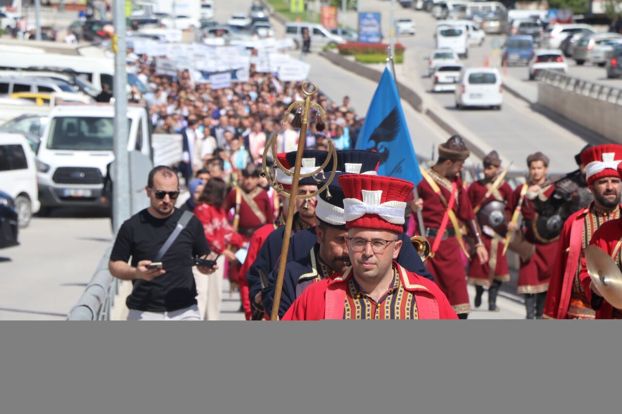 ÇAKÜFEST 2025 Bilim, Kültür ve Sanat Festivali kortej yürüyüşü yapıldı