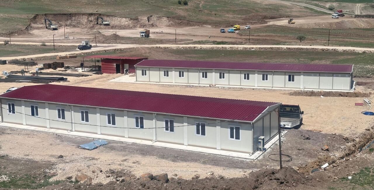 Karmod'dan yumurta tavukçuluğu çalışanlarına konteyner konaklama çözümü