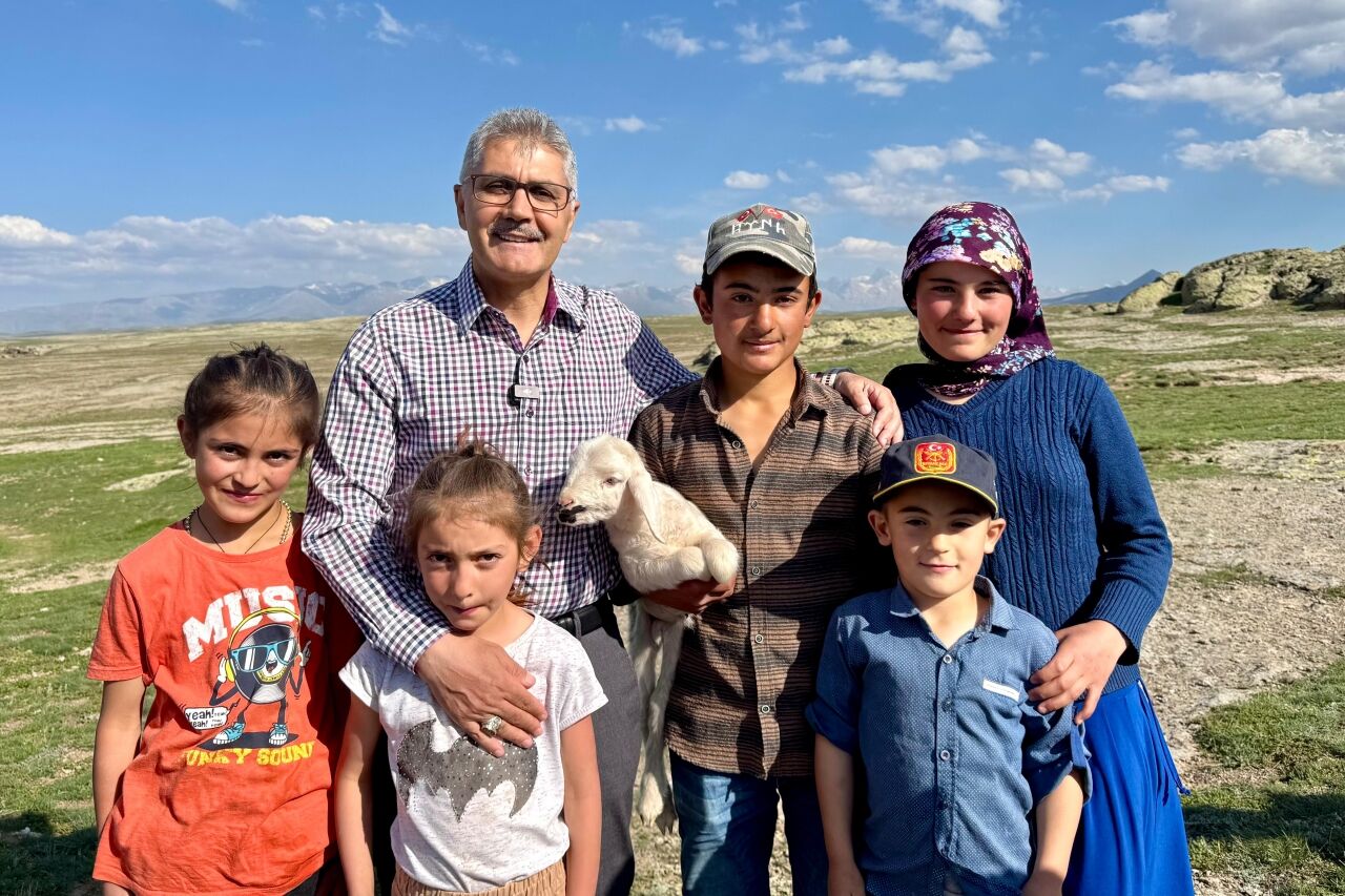 Niğde Valisi Çelik çobanları ziyaret etti