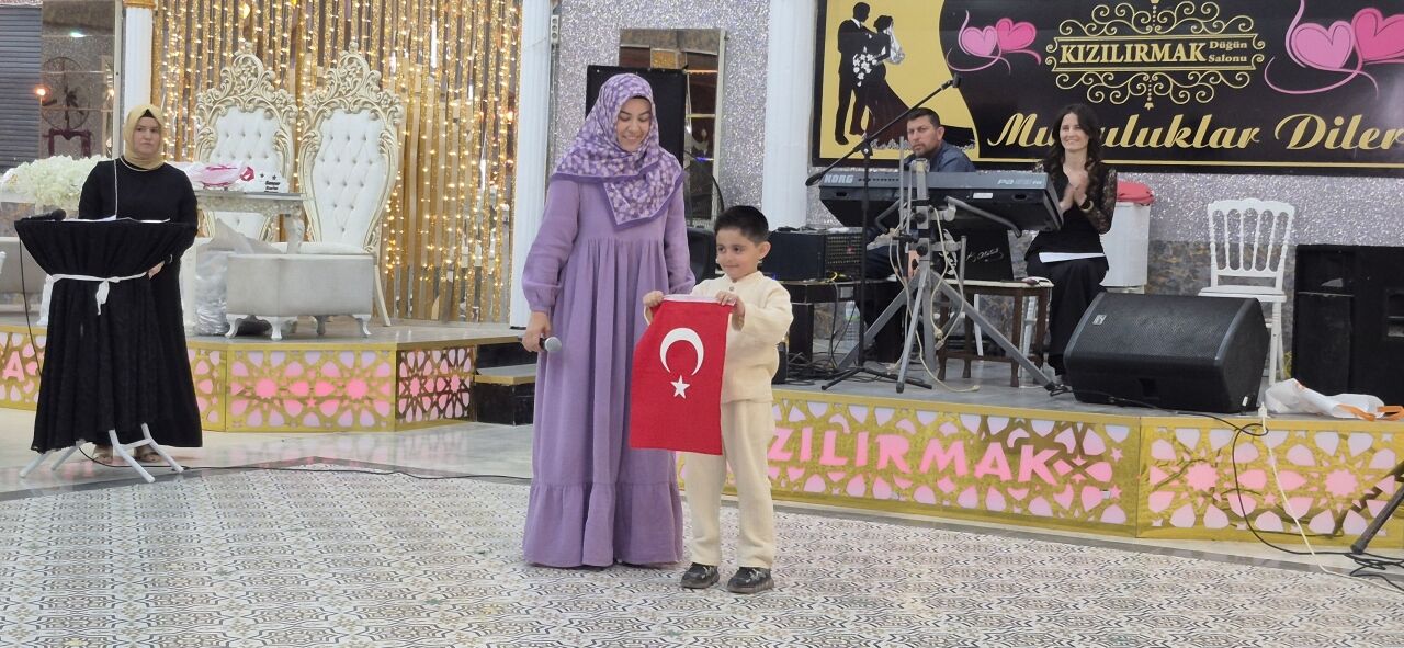 Bahşılı'da 4-6 yaş Kur'an kursu öğrencilerinden yıl sonu gösterisi