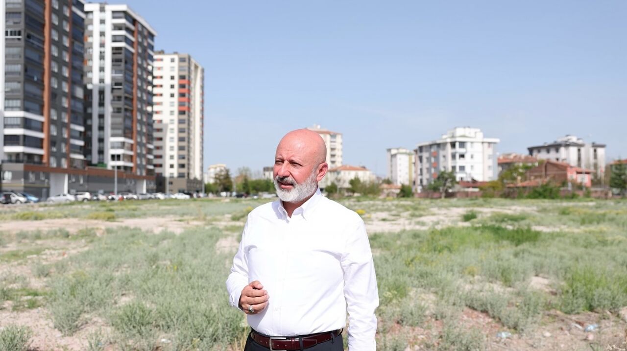 Başkan Çolakbayrakdar, kentsel dönüşüm alanında incelemelerde bulundu