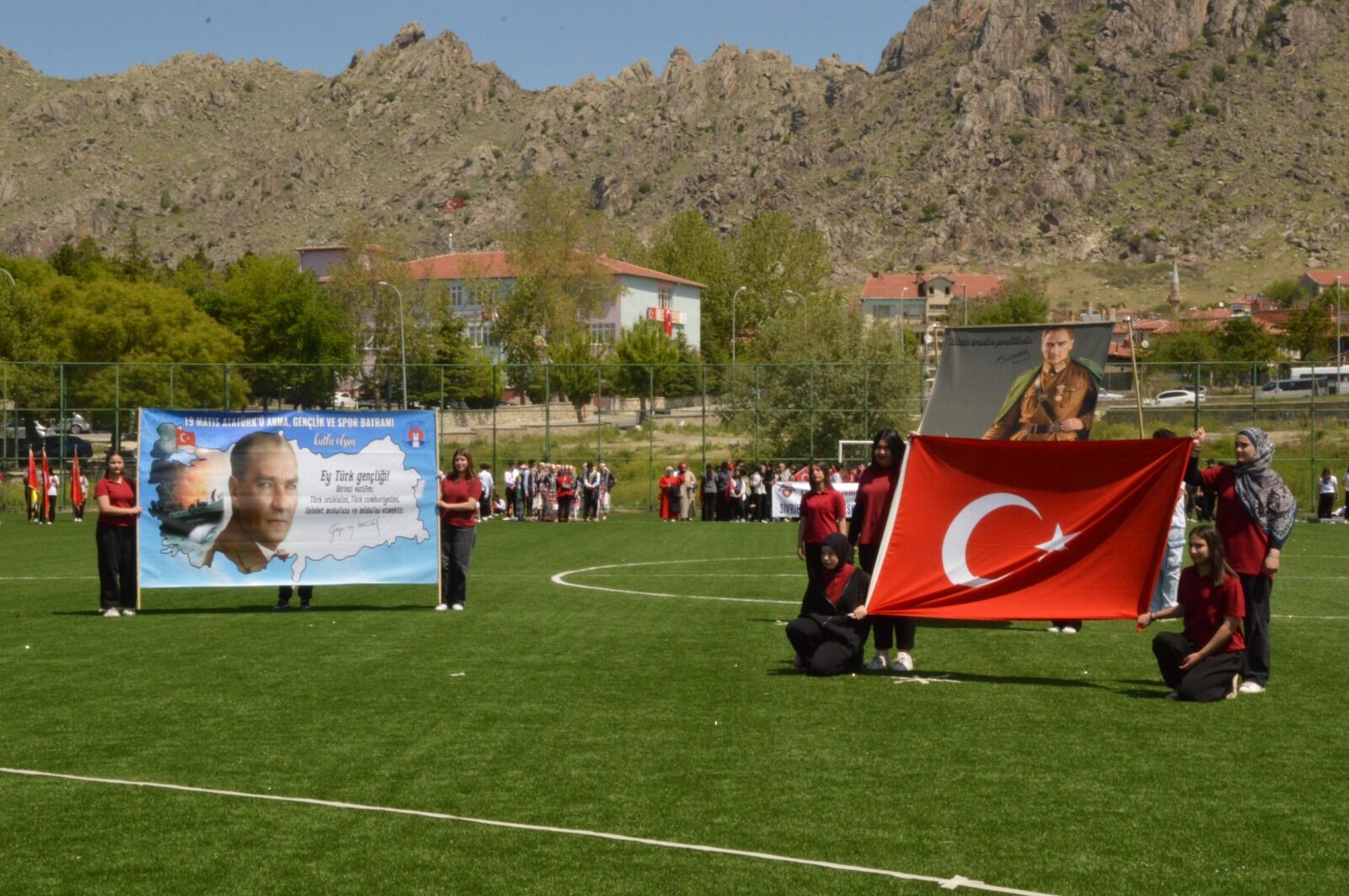 19 Mayıs ilçelerde coşku içinde kutlandı