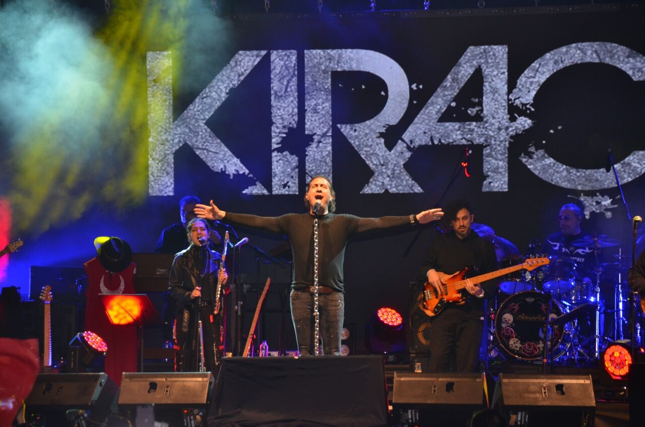 Şarkıcı Kıraç Kahramankazan’da konser verdi