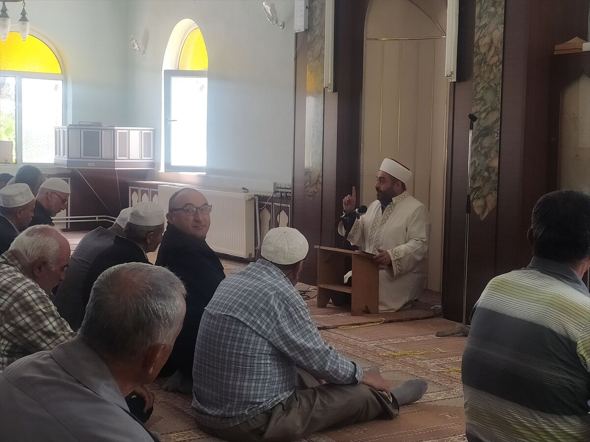 Beyşehir'de çiftçiler yağmur duasında buluştu