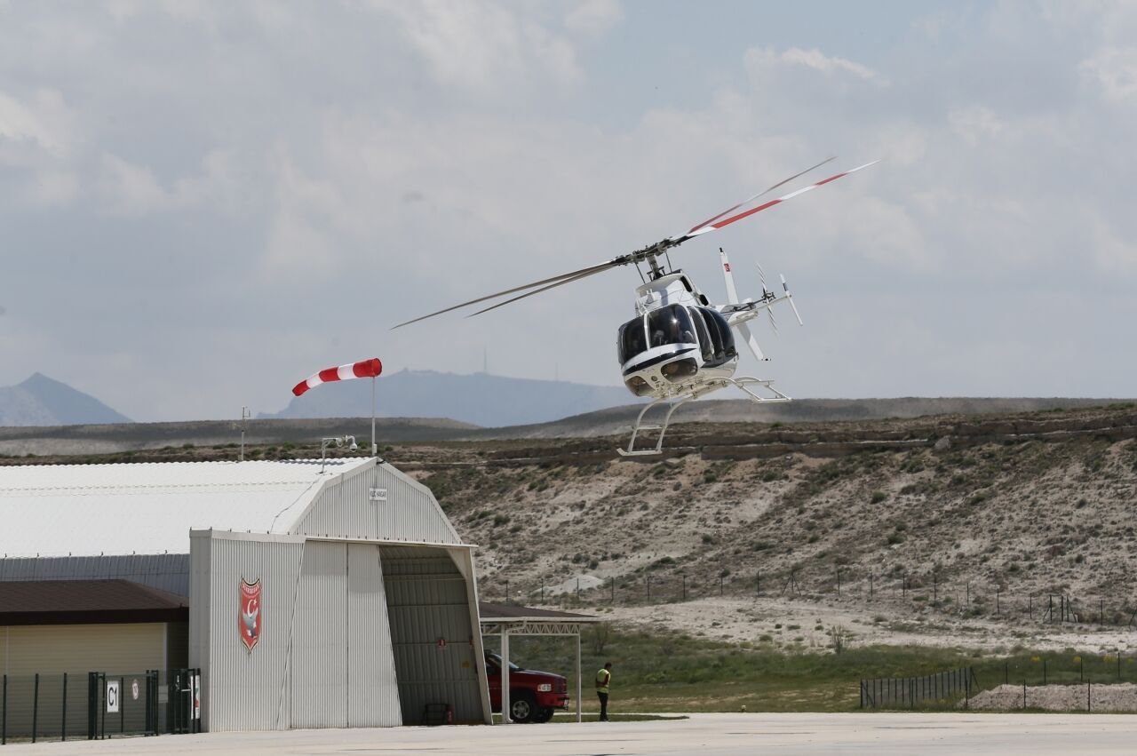 Eskişehir'de "Uçan Gençlik Etkinliği" ile öğrenciler helikopter deneyimi yaşadı