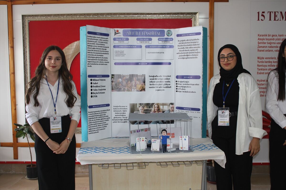 Şarkışla'da "TÜBİTAK 4006 Bilim Fuarı" açıldı