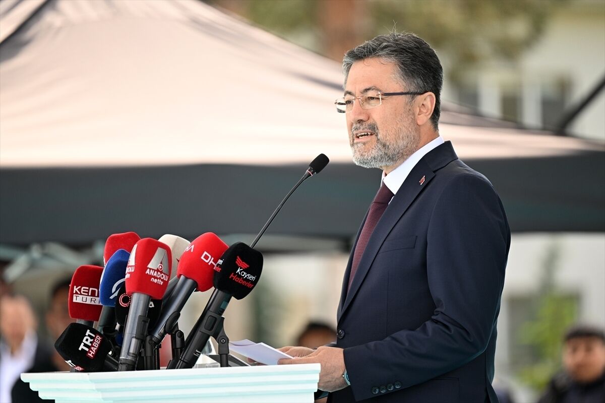 Tarım ve Orman Bakanı Yumaklı, Kayseri'de tohum dağıtım töreninde konuştu: