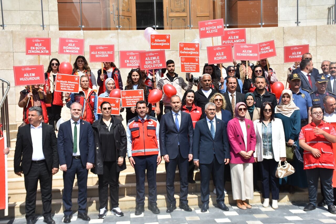 Sivas, Niğde ve Kırşehir'de  "Aile Yılı Yürüyüşü" düzenlendi