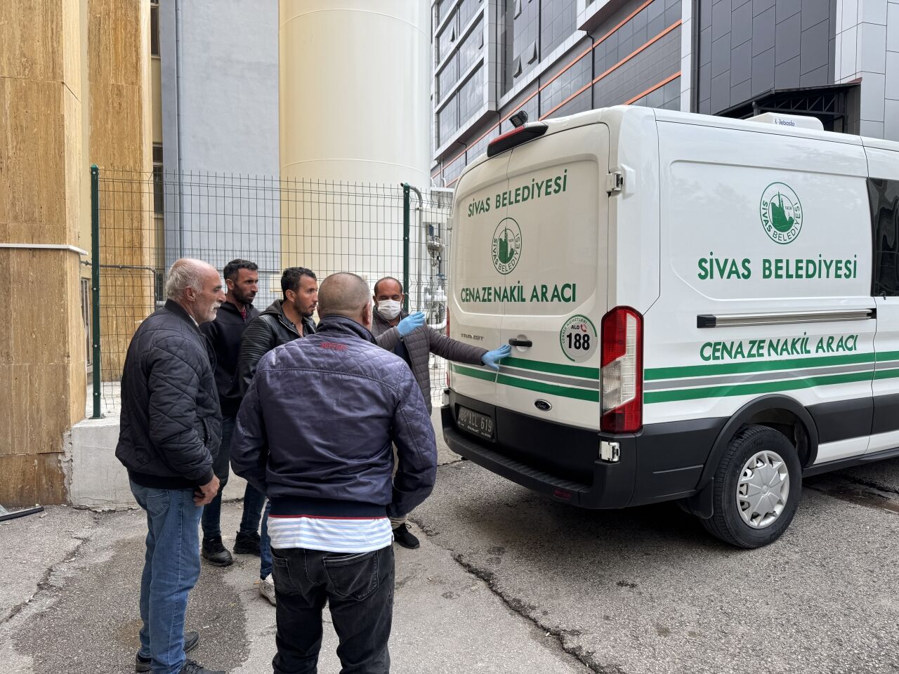 Sivas'ta KKKA hastalığı şüphesiyle tedavi gören kadın öldü