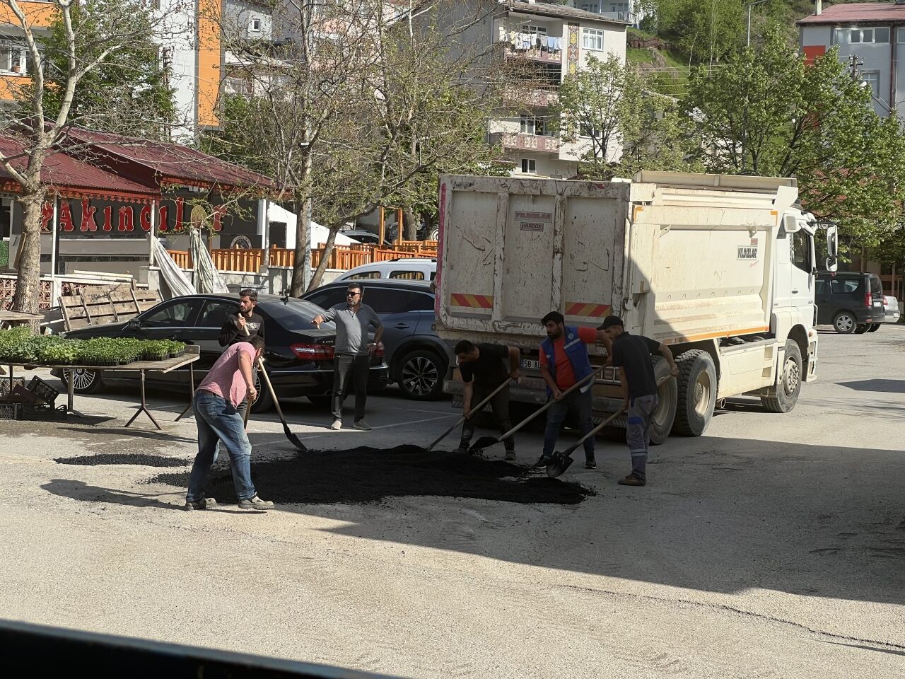 Akıncılar'da yol onarım çalışması başlatıldı