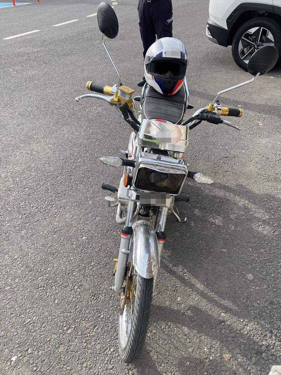 Trafik güvenliğini tehlikeye düşüren motosiklet sürücüsüne 6 bin 300 lira ceza kesildi