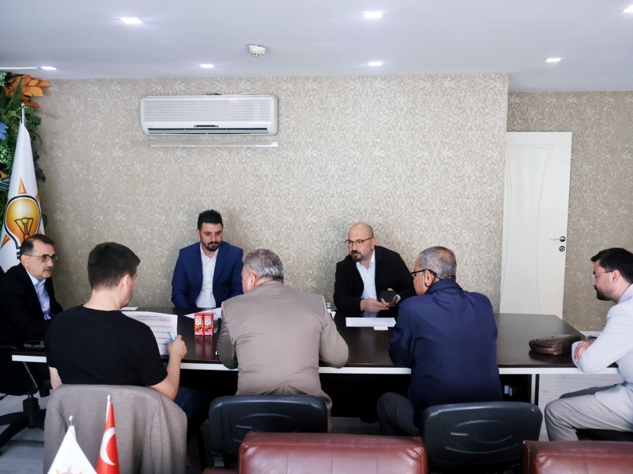 AK Parti Eskişehir İl Başkanlığı'nda halk günü buluşmaları başladı