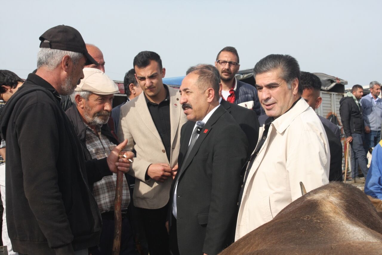 CHP Sivas İl Başkanı Doğan, hayvan pazarını ziyaret etti
