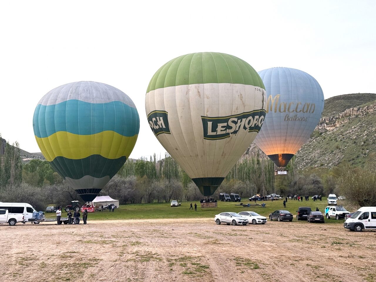 Aksaray'da balon turuna katılan kadınlar Ihlara Vadisi'ni ve Selime Katedrali'ni kuş bakışı izledi