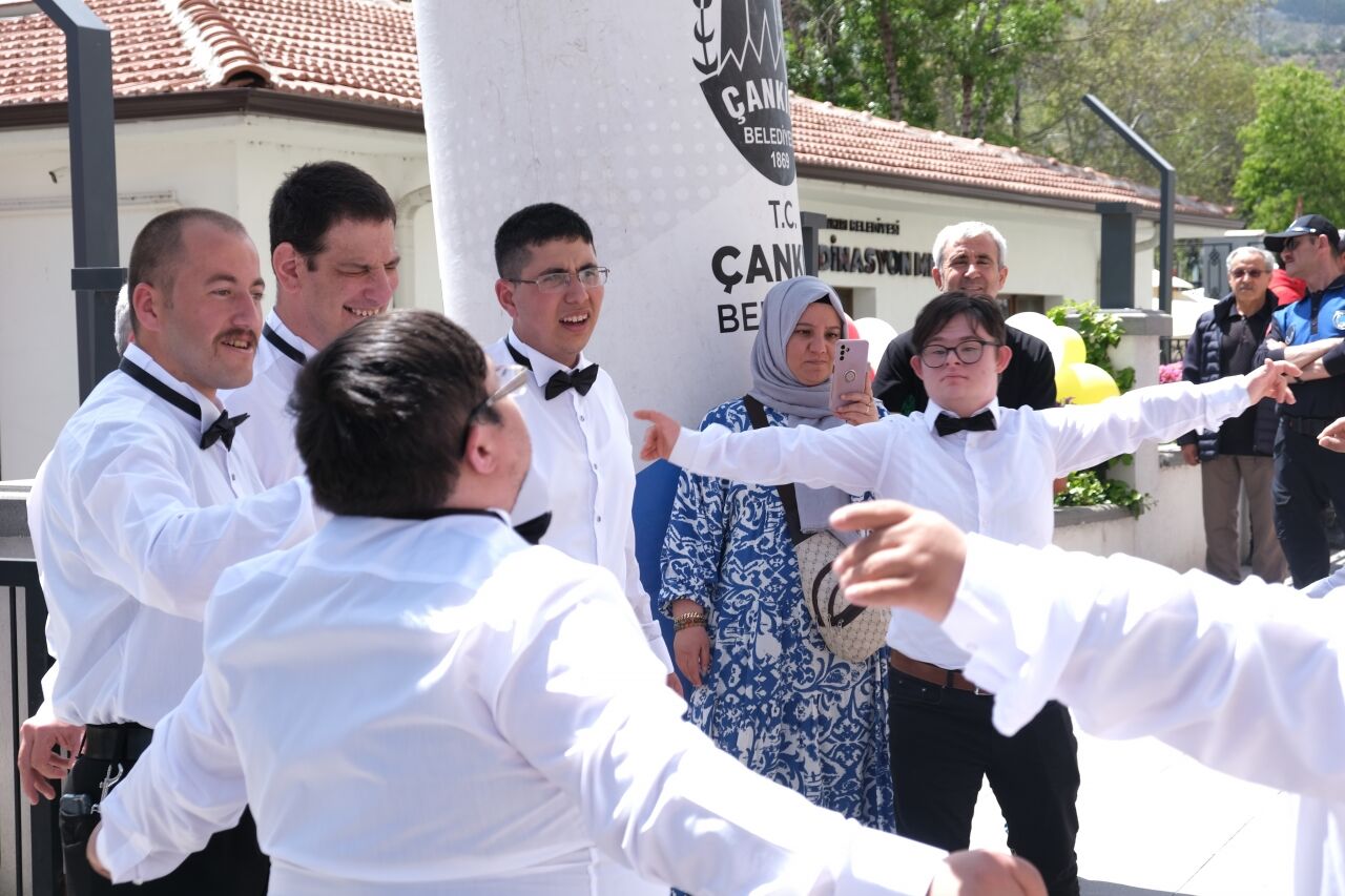 Çankırı'da engelli bireylerin istihdam edildiği "Bizim Kafe" açıldı