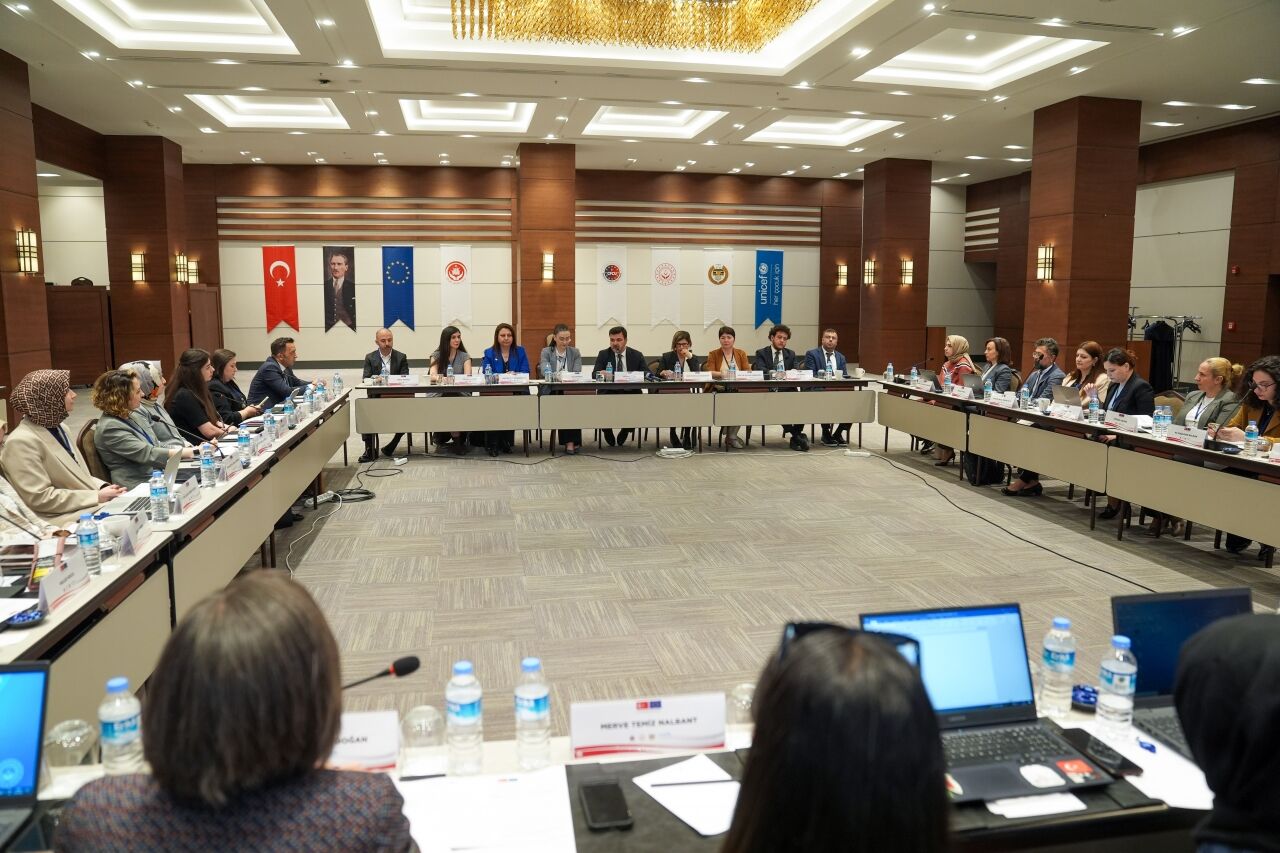 Ankara'da akran zorbalığı ve dijital ortamda çocukların korunmasına yönelik toplantı yapıldı