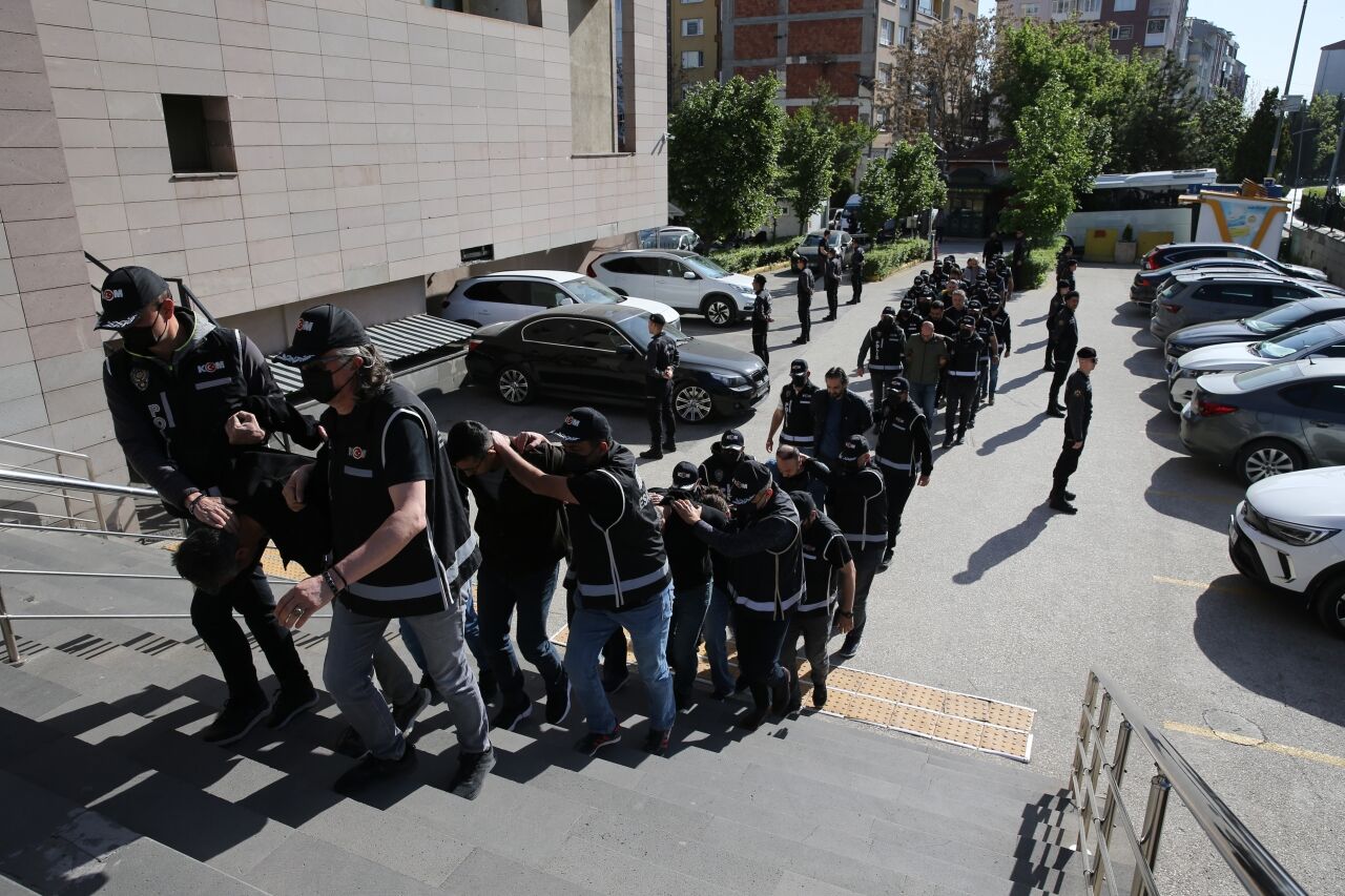 Eskişehir merkezli FETÖ operasyonunda 23 şüpheli yakalandı