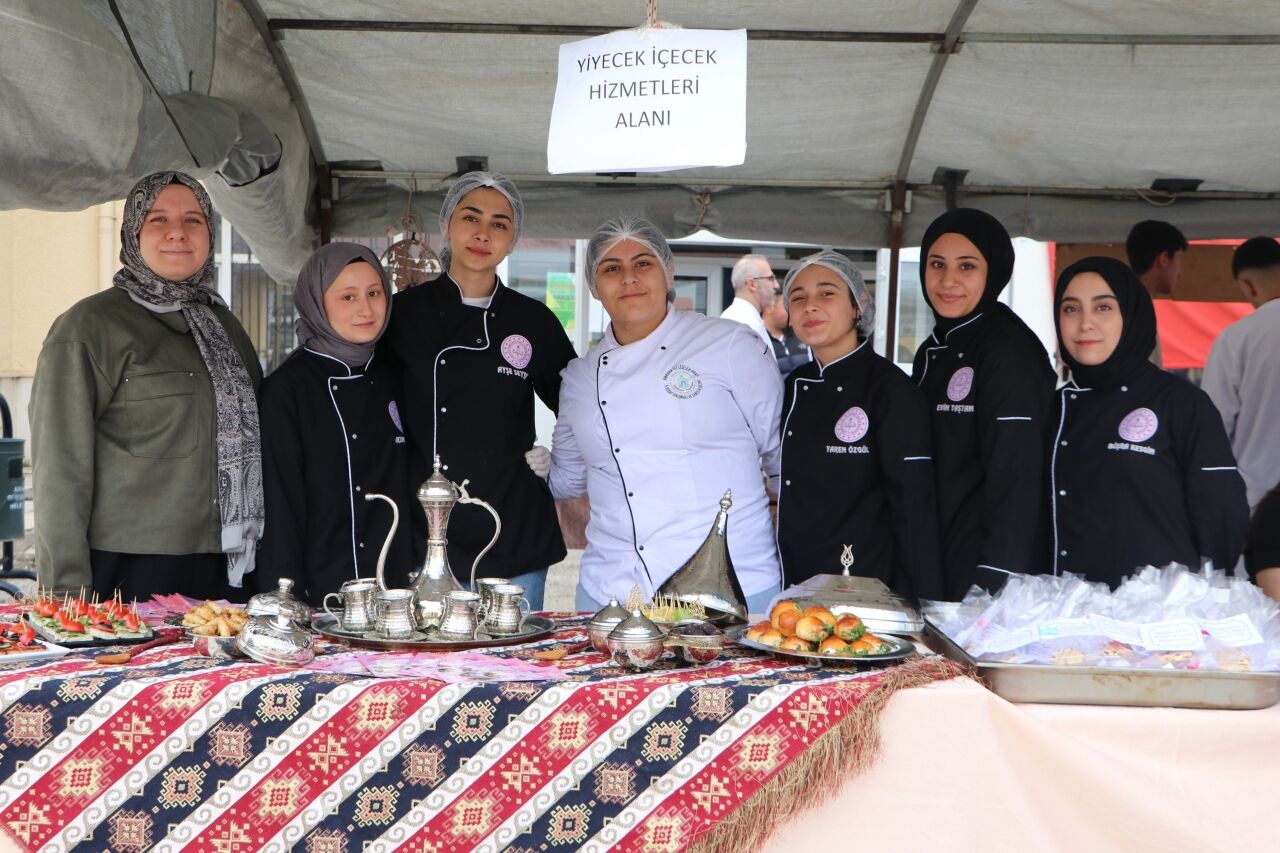Elmadağ'da mesleki eğitim tanıtım etkinliği düzenlendi