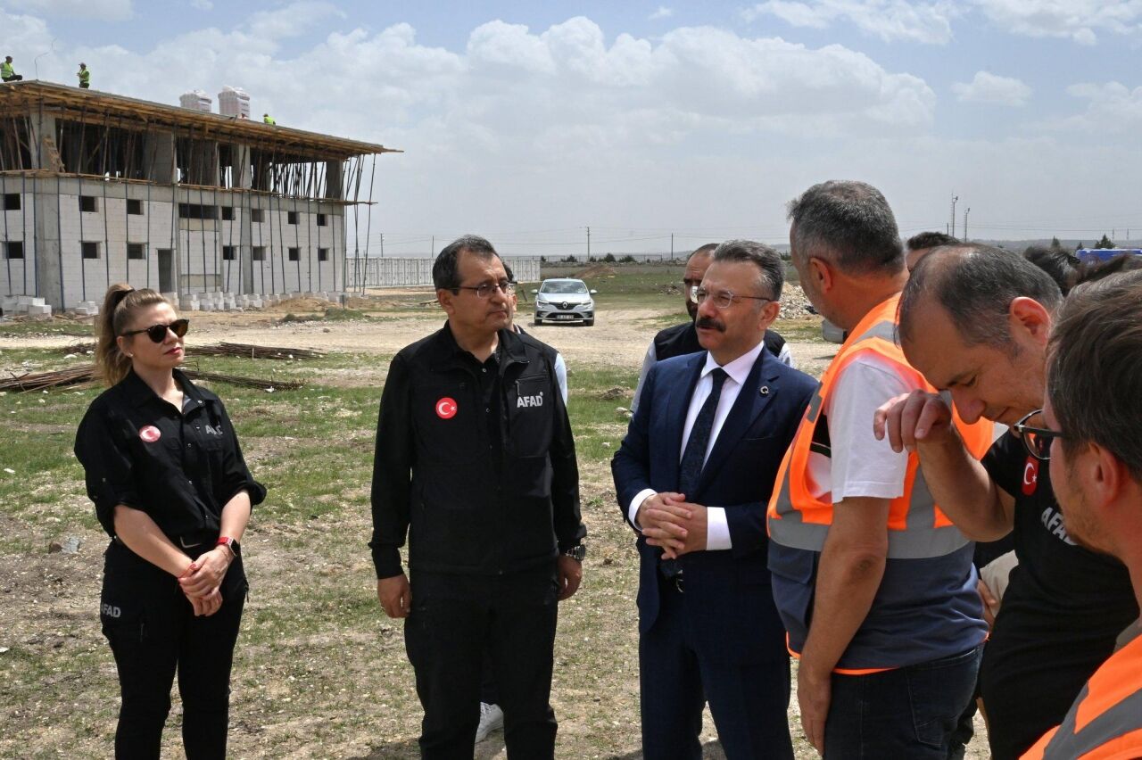Eskişehir Valisi Aksoy öğretmenlere yönelik arama kurtarma tatbikatını takip etti