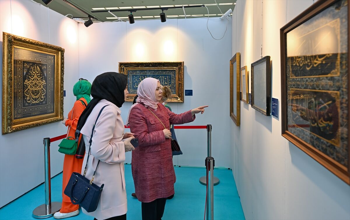 Osmanlı ve modern dönem hatlarının eserleri başkentte sanatseverlerle buluştu