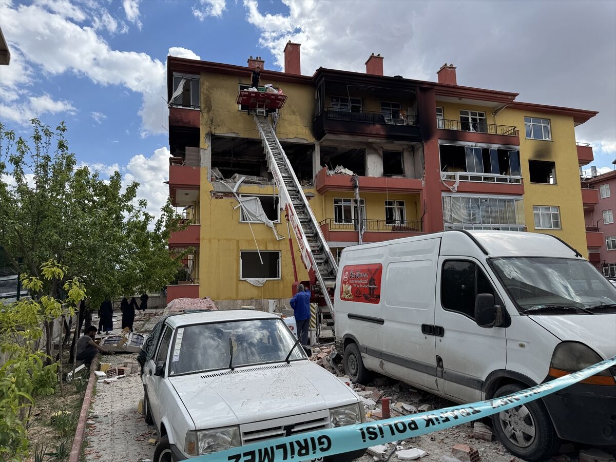 Konya'da doğal gaz kaynaklı patlamanın yaşandığı binanın sakinleri o geceyi anlattı