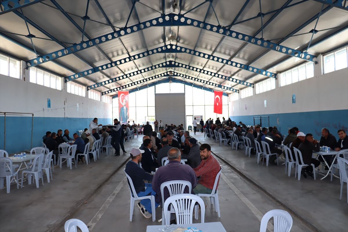 Şarkışla'da çiftçiler, şükür duasında buluştu