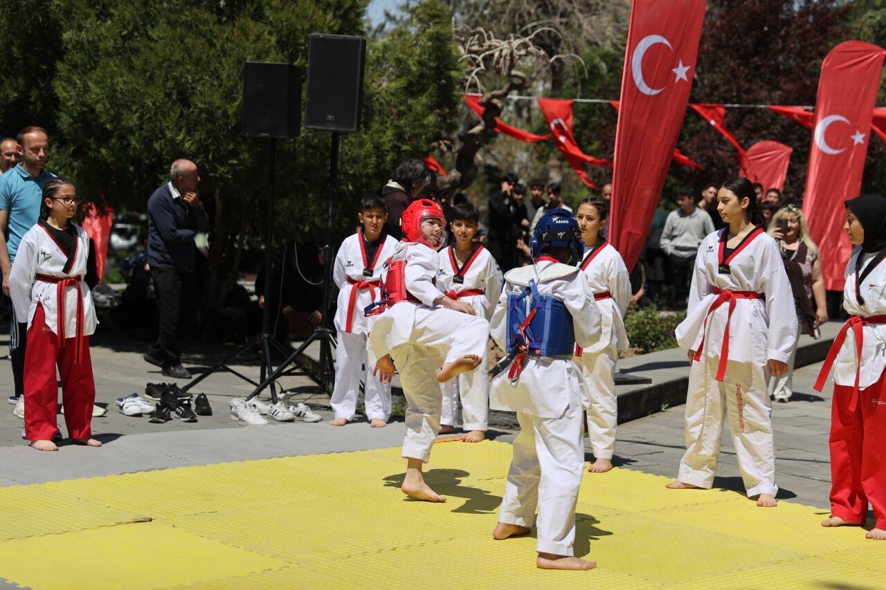 Kayseri'de Hıdırellez Şenliği düzenlendi