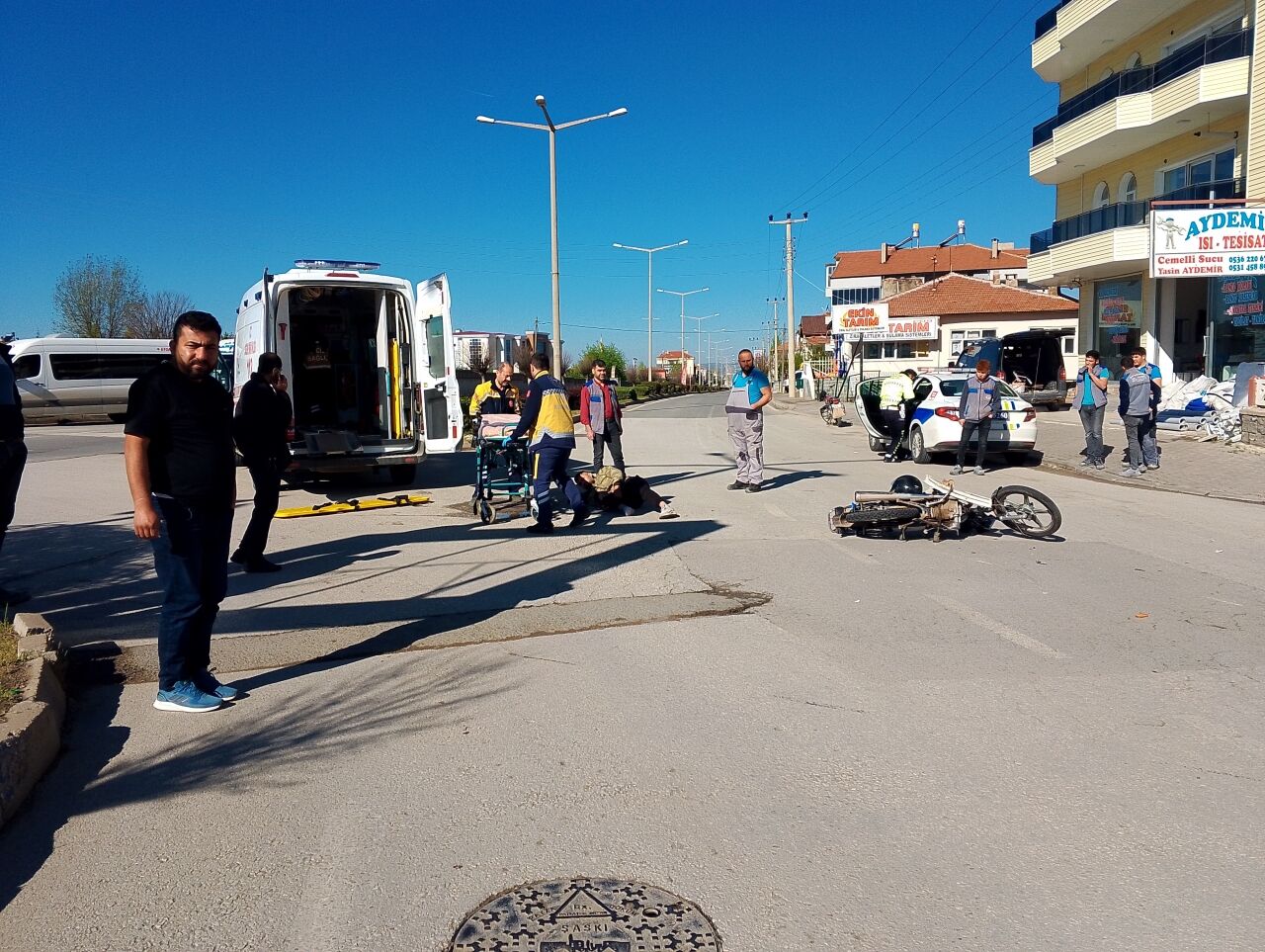 Şarkışla'da motosiklet ile minibüs çarpıştığı kazada 1 kişi yaralandı