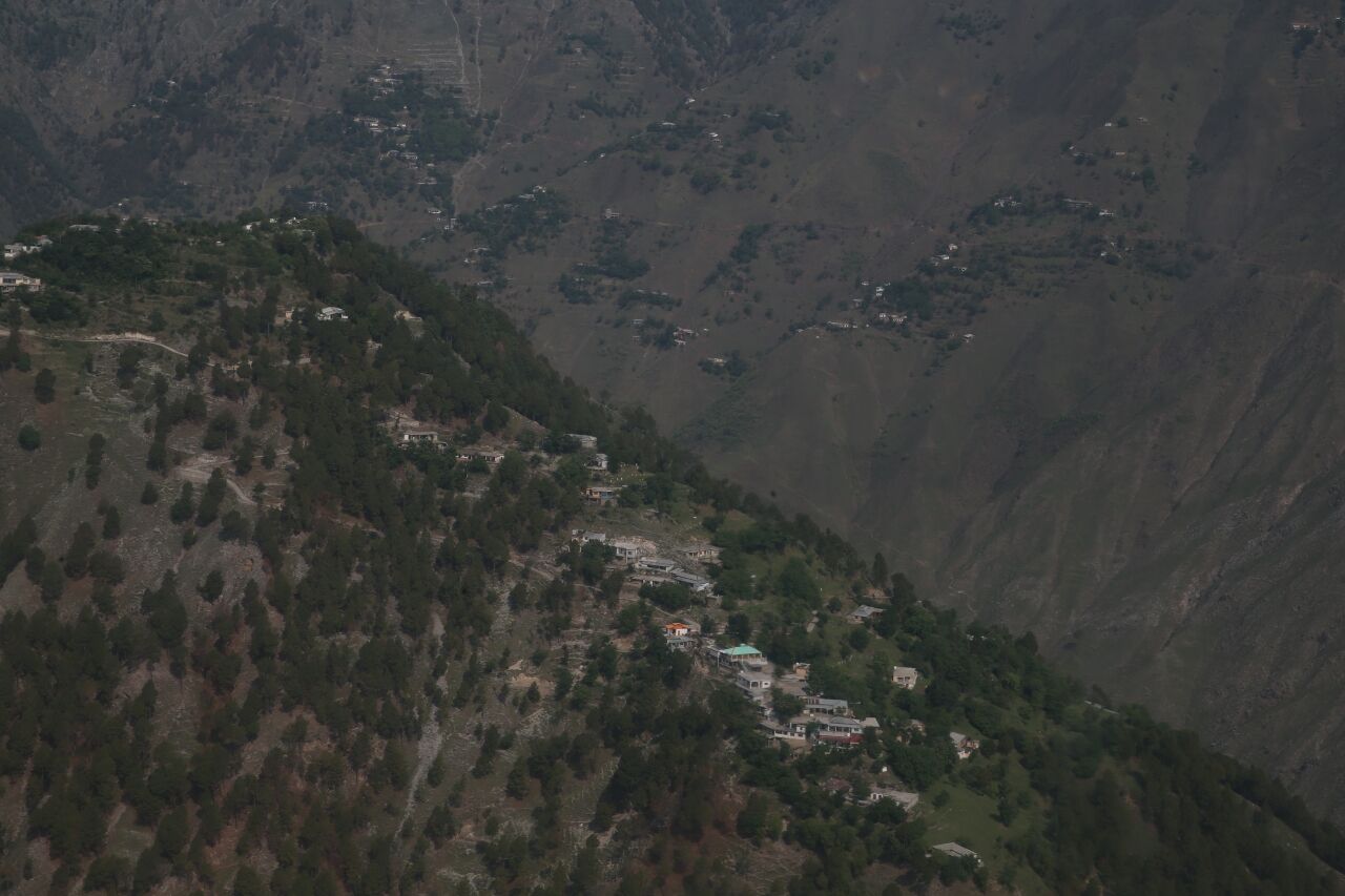 Pakistan, Hindistan'ın iddialarını çürütmek için gazetecileri Keşmir sınırına götürdü