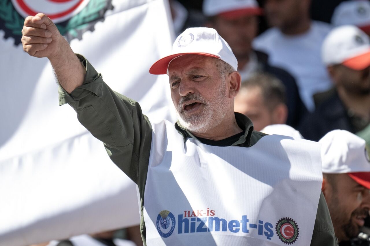 HAK-İŞ Genel Başkanı Arslan, Altındağ Belediyesi'nde grev yapan işçileri ziyaret etti: