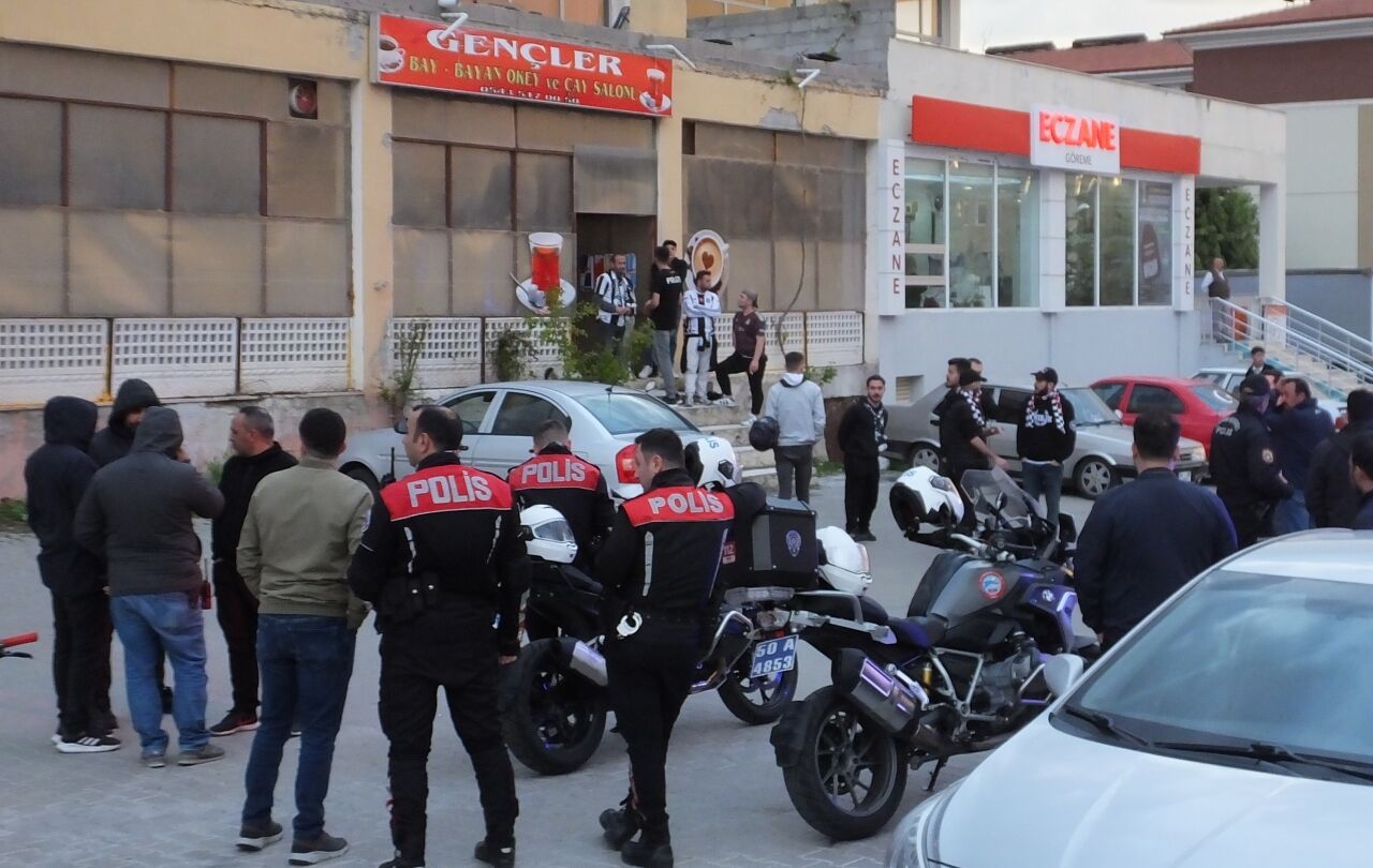 Nevşehir'de Fenerbahçe-Beşiktaş maçını izleyen taraftarlar arasında çıkan kavgada 3 kişi gözaltına alındı