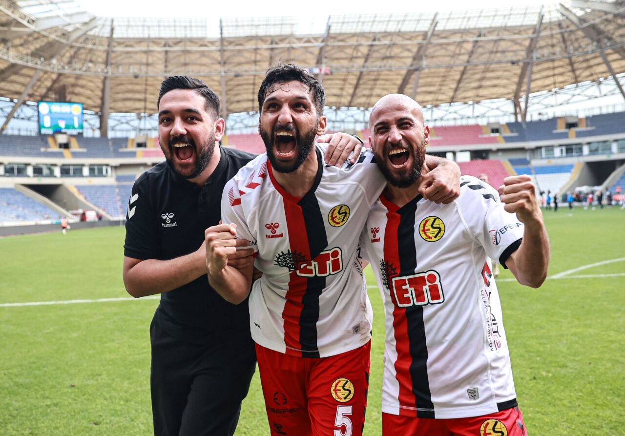 Eskişehirspor, Bölgesel Amatör Lig'de şampiyon oldu