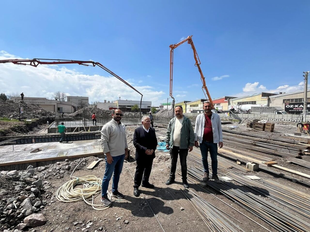 Başkan Büyükkılıç, cami inşaatında incelemelerde bulundu