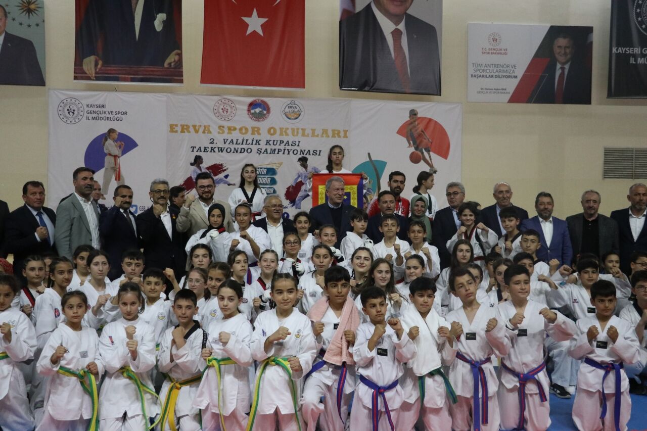 ERVA Spor Okulları 2. Valilik Kupası Tekvando Şampiyonası'nın açılış seremonisi yapıldı