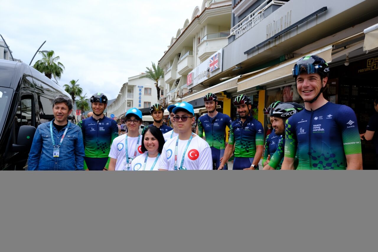 Diyabetli sporculardan oluşan Team Novo Nordisk, Türkiye Turu'nda diyabetli çocuklarla buluştu