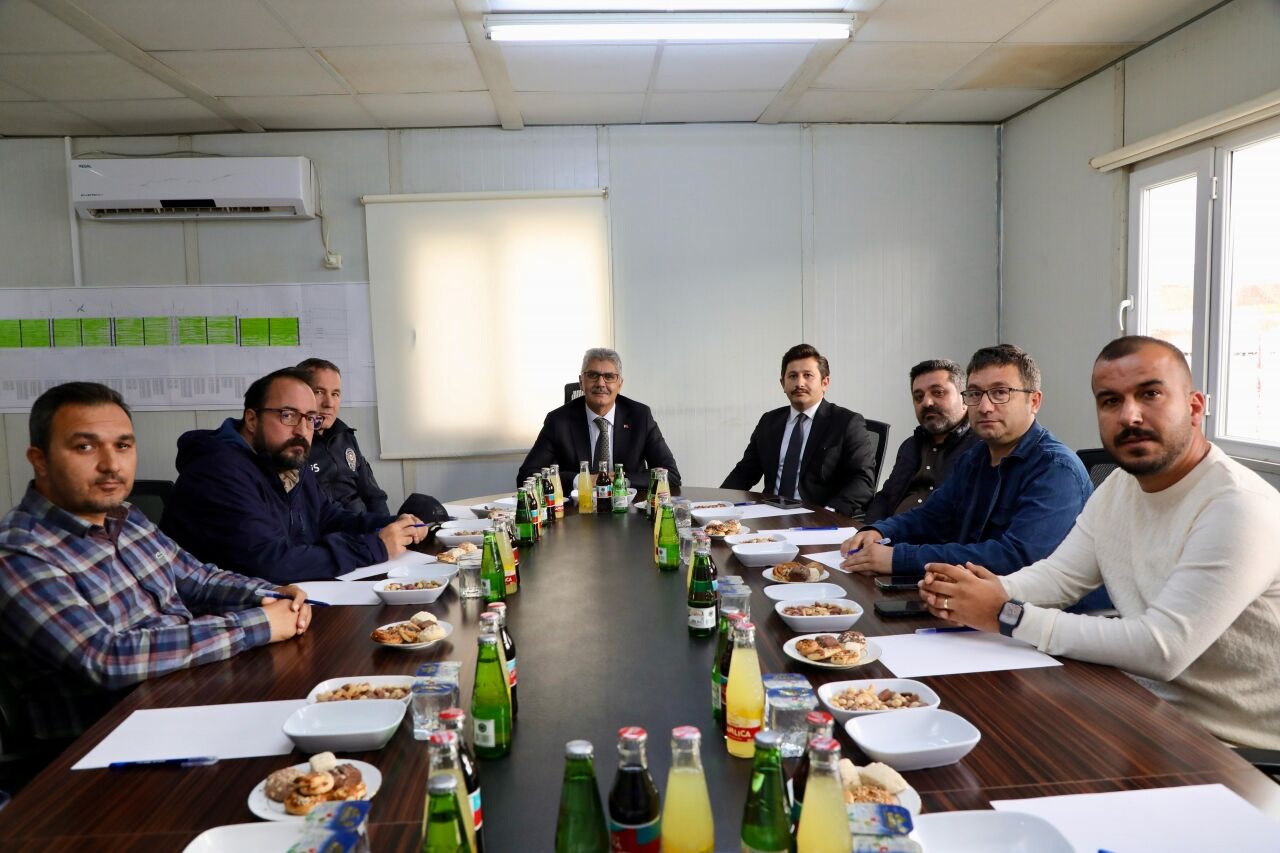 Niğde Valisi Çelik, Karaman-Ulukışla hızlı tren hattını inceledi