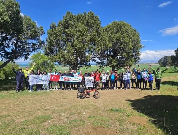 Beyşehir'de su tasarrufu farkındalığı için bisiklet binme etkinliği yapıldı