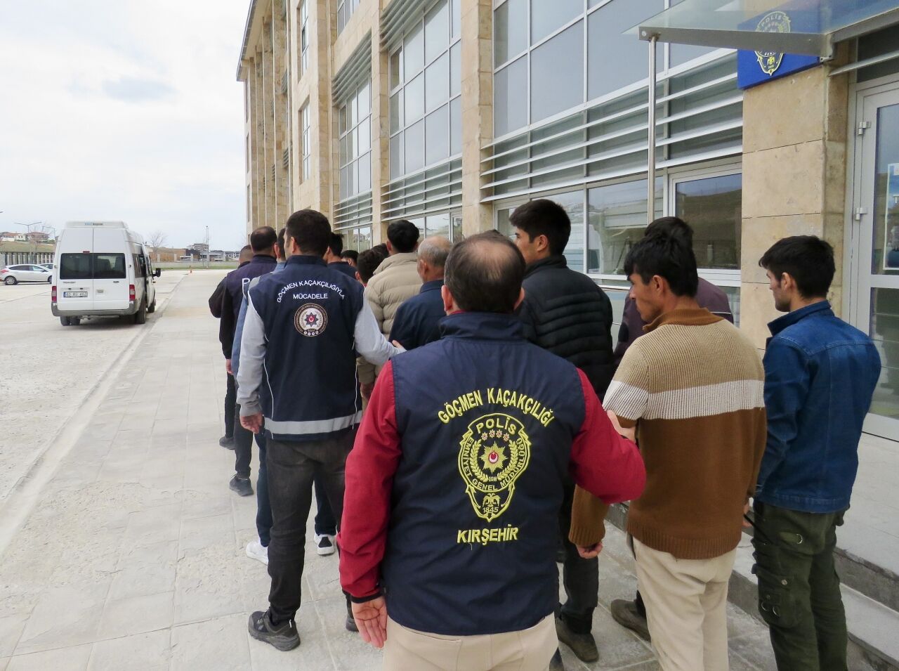 Kırşehir'de 18 düzensiz göçmen yakalandı