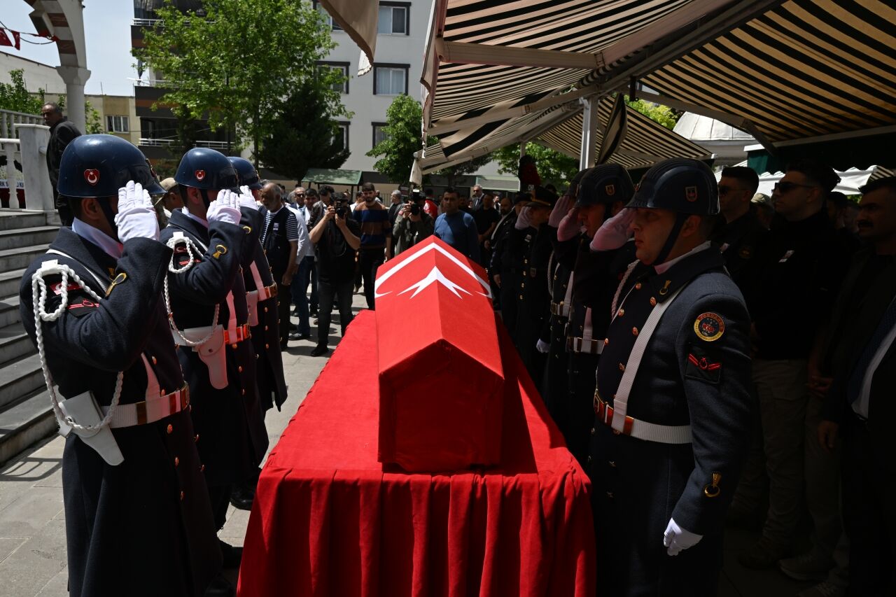 Şehit Astsubay Kıdemli Başçavuş Uzun, Gaziantep'te toprağa verildi