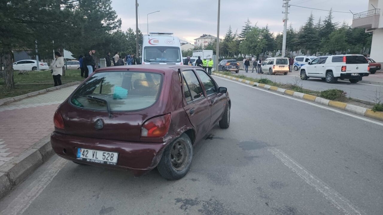 Konya'da 2 otomobilin çarpıştığı kazada, 1'i çocuk 3 kişi yaralandı