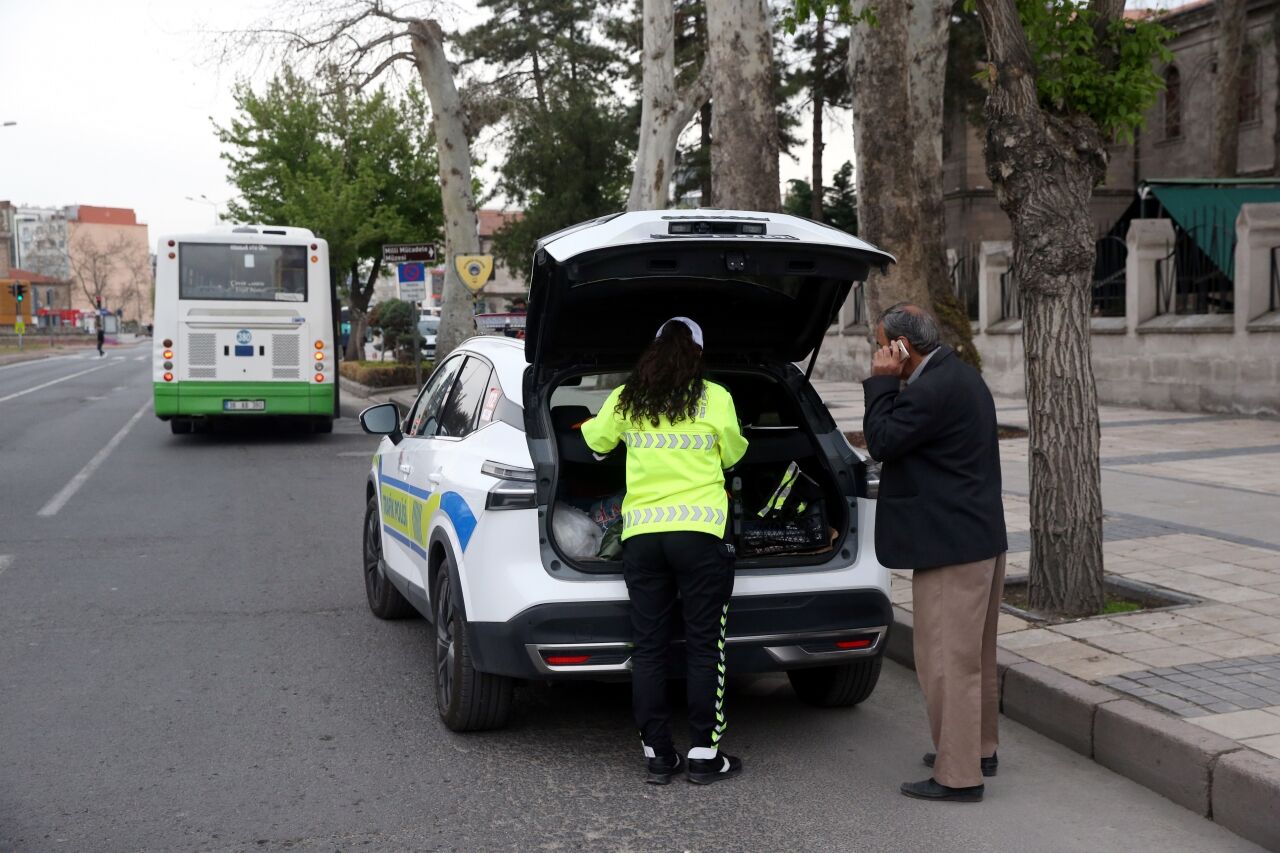 Kayseri'de trafik polislerinden "yaya geçidi" denetimi