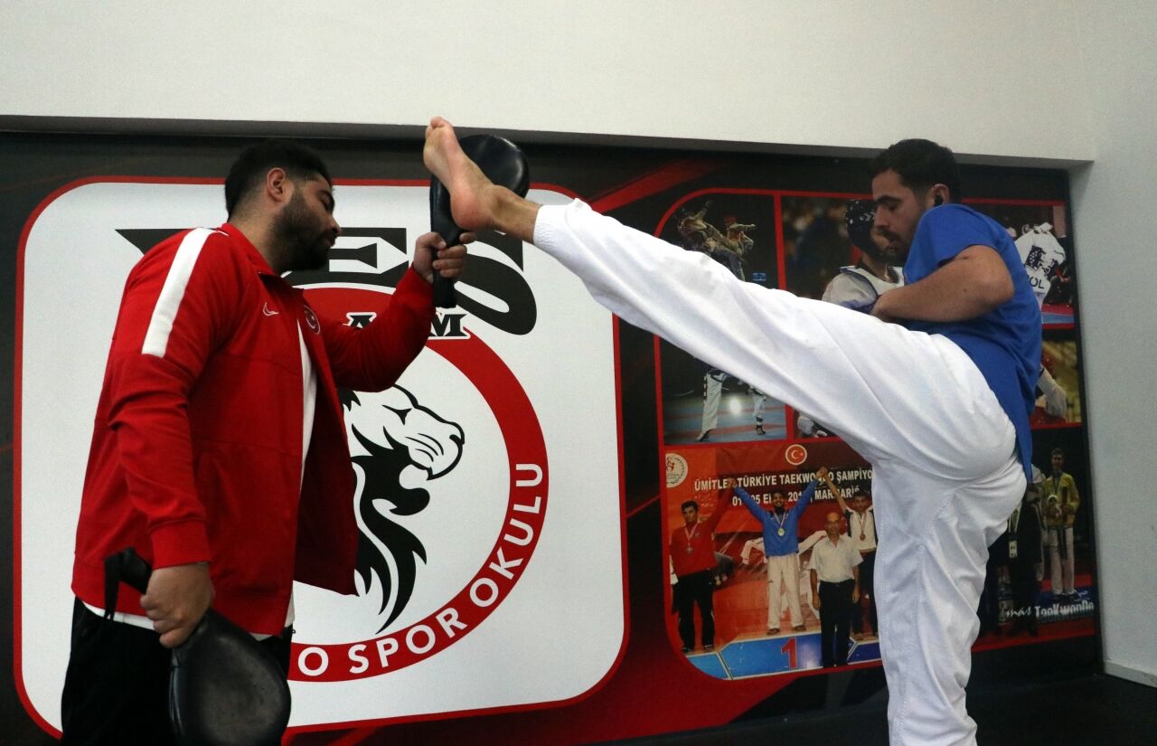 Olimpiyat üçüncüsü işitme engelli milli tekvandocu Yasin Çimen'in gözü zirvede