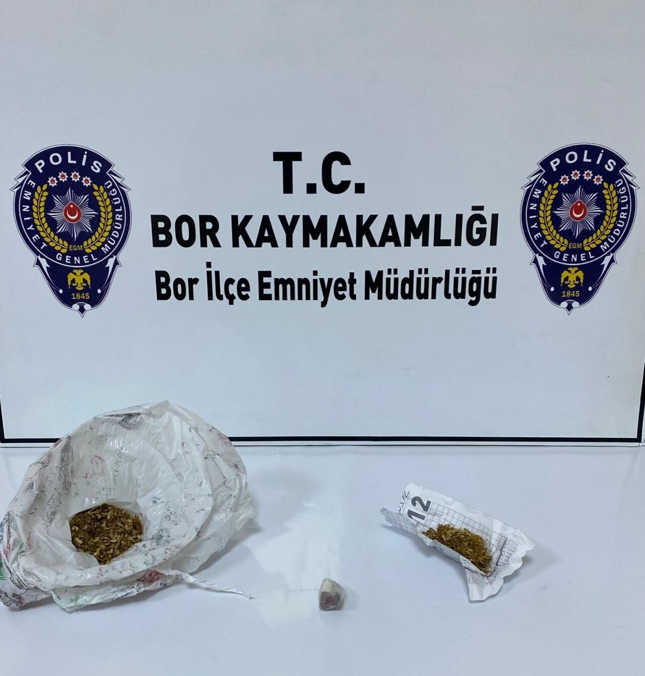 Niğde'de uyuşturucu operasyonunda yakalanan 2 şüpheli tutuklandı